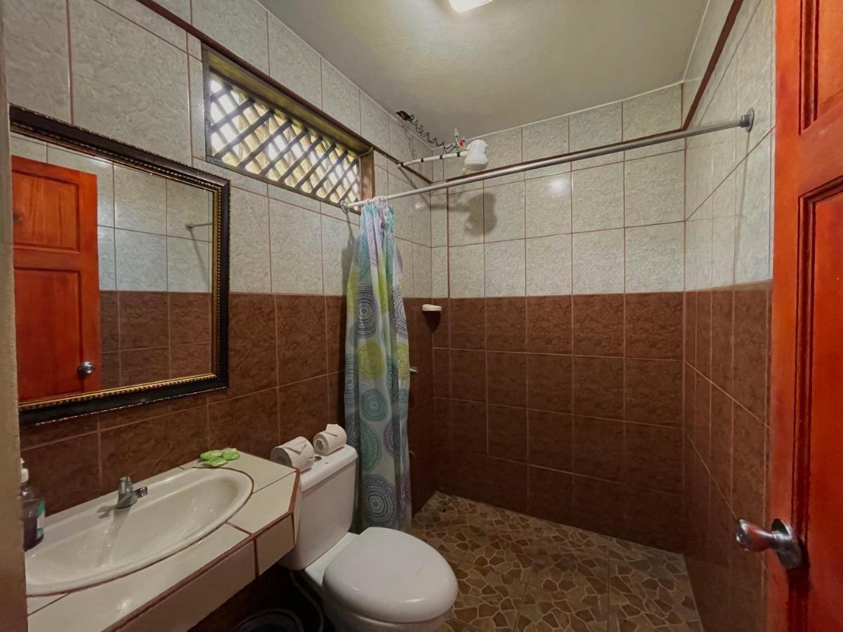 Los Amigos Jungle Hotel 托尔图格罗 外观 照片